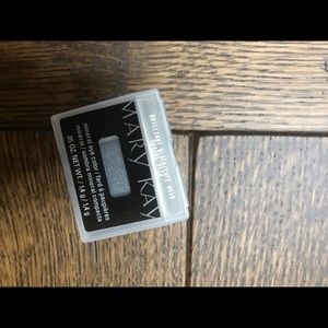 Mary Kay Mineral Eye Color in Brilliant Black